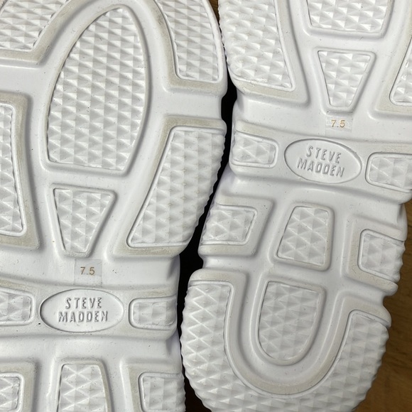 Steve Madden Taffey knit sneaker booties - Picture 7 of 12